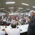 petistas apoiam a iniciativa por conta da habilidade política do ex-presidente, enquanto os oposicionistas classificam a hipótese como tentativa de blindá-lo das investigações da Operação Lava Jato (Foto: Ricardo Stuckert/Instituto Lula)
