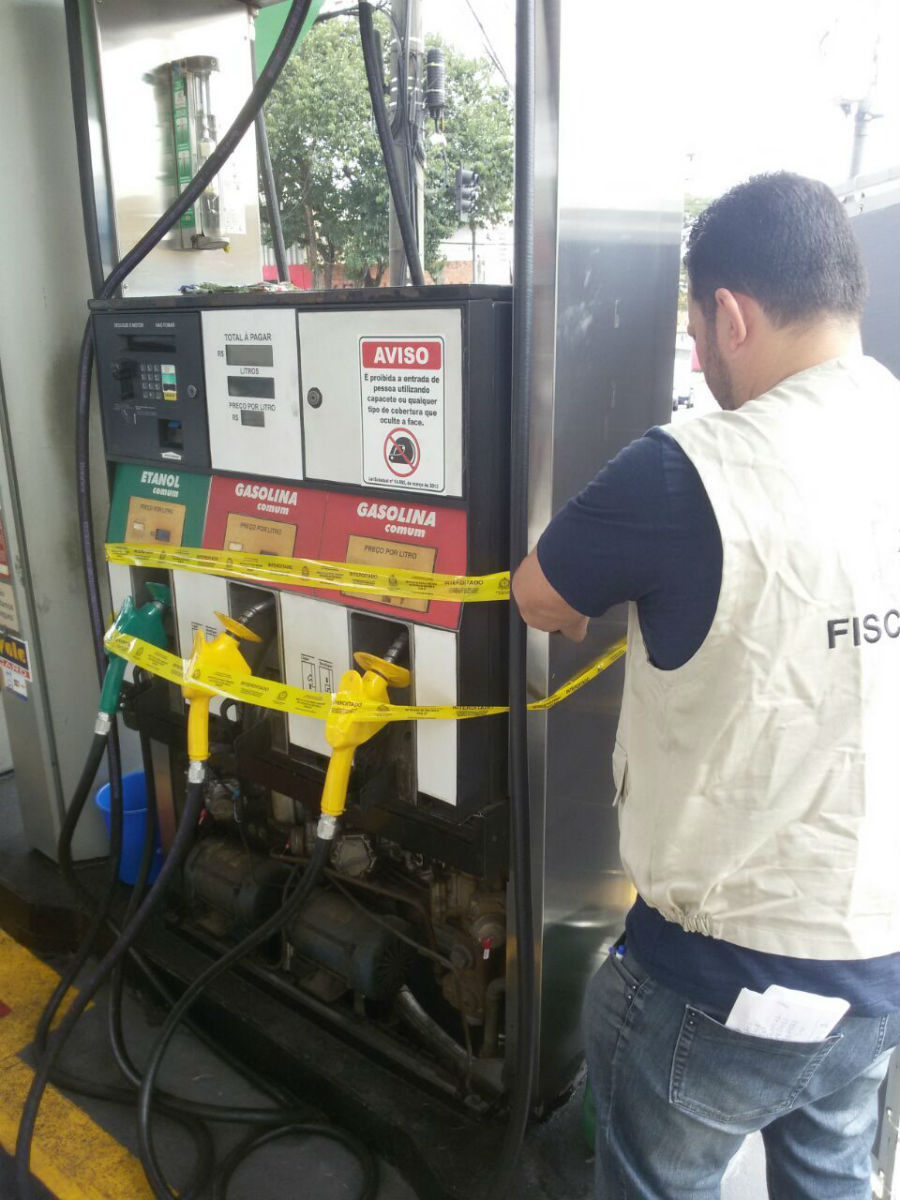 IPEM-SP autua posto de combustível com fraude em Osasco