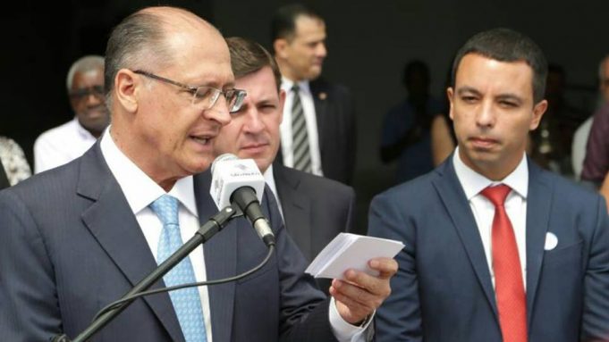 O governador Geraldo Alckmin e o prefeito Rogério Lins durante evento nesta segunda, 16