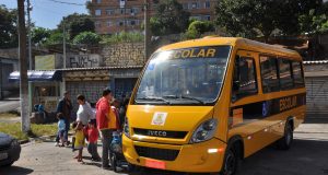 Motoristas de transporte escolar de Carapicuíba tem até sexta para renovar alvará