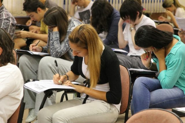 Estudantes pedem avolta do Cursinho Popular