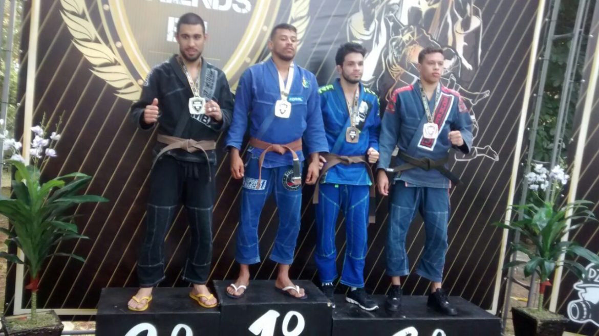 Jiu-Jitsu de Cotia conquista medalhas em competição na capital - Jornal Visão Oeste