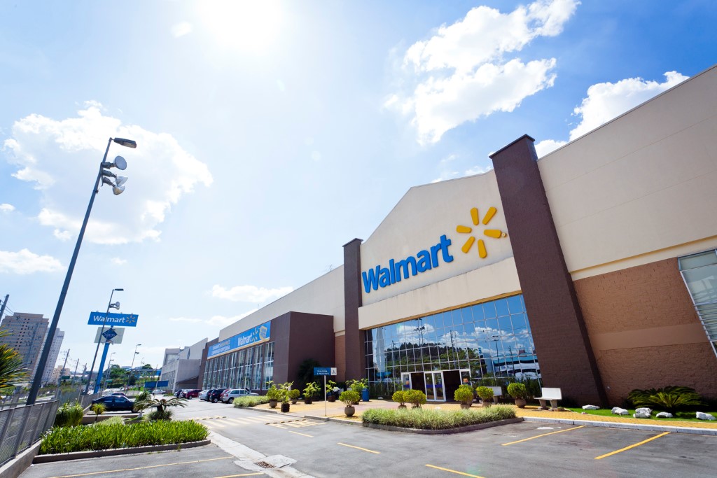 Com quase 500 lojas no país, Walmart Brasil deve ser vendido