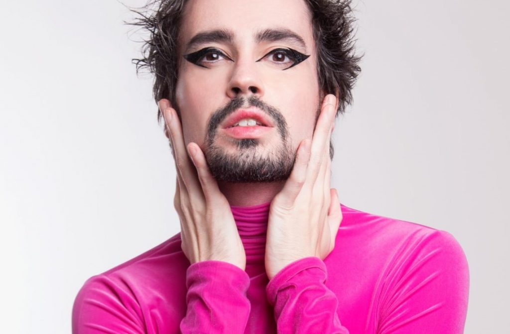 Johnny Hooker, que traz no sábado, 24, às 20h30, as canções do seu segundo disco, “Coração”