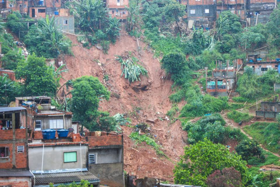 desabamento Morro do Socó