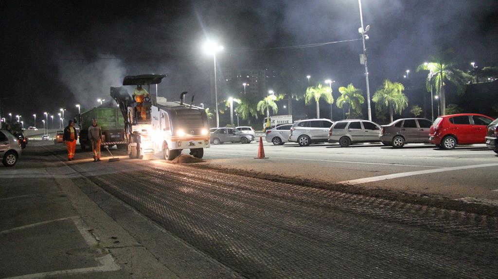 Ruas do centro de Barueri começam a receber novo asfalto