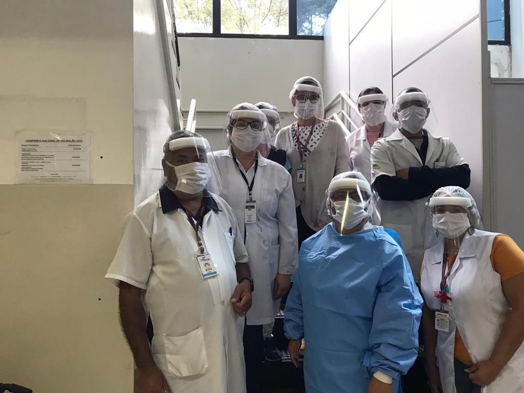 profissionais da saúde de barueri recebem 10 mil protetores faciais brasilgrafica
