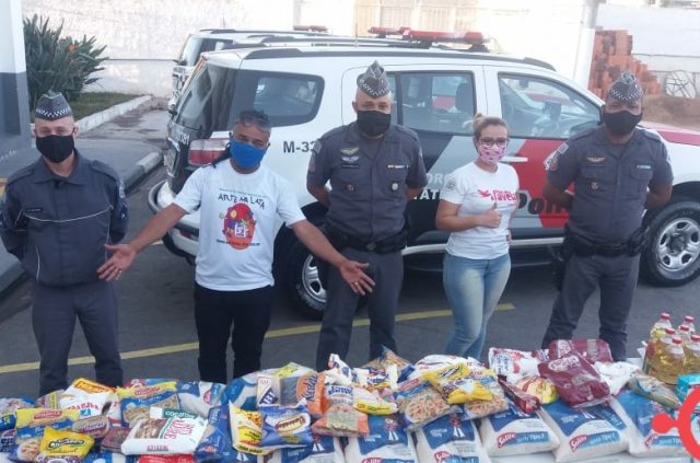PM de Carapicuíba doa 300 kg de alimentos para ONG que atende centenas de famílias carentes