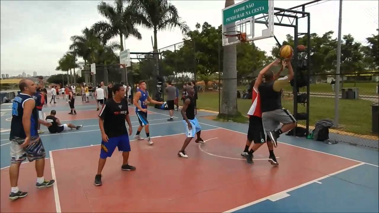 basquete no parque Villa Lobos