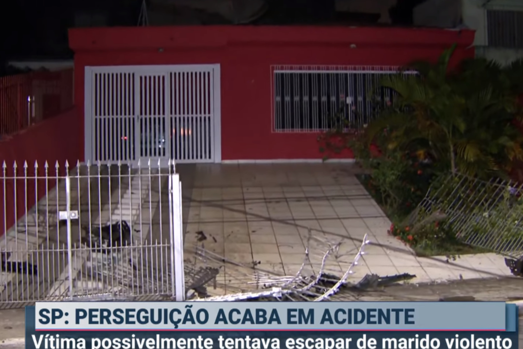 motorista perde controle do carro invade casa em Osasco