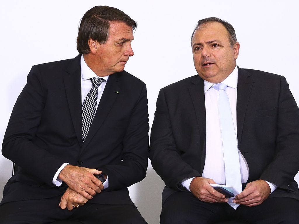 bolsonaro e eduardo pazuello covid