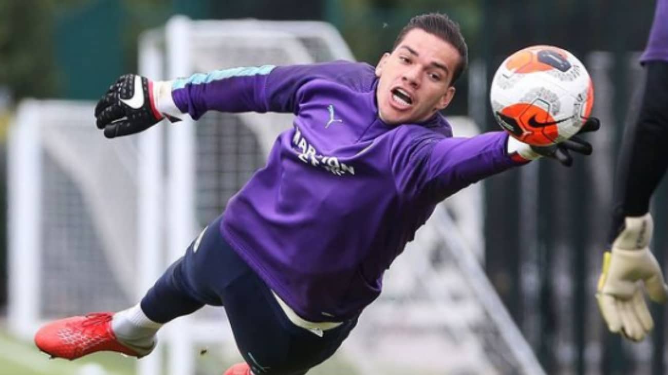 Ederson concorre a prêmio de melhor goleiro do mundo