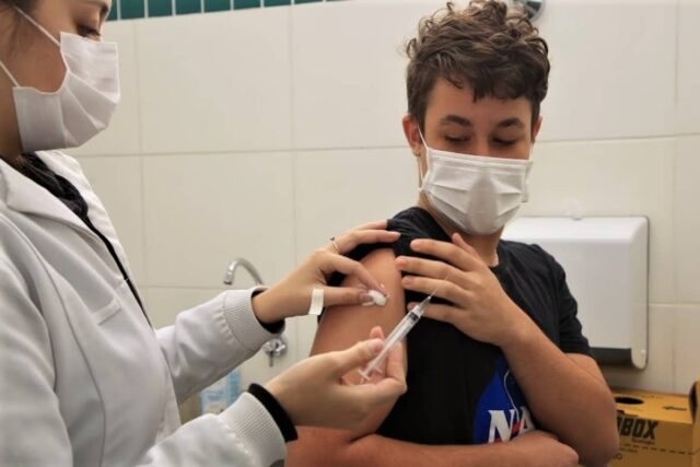 vacinação adolescentes covid osasco
