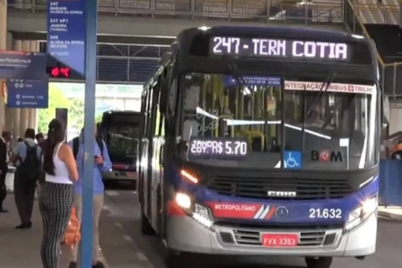 EMTU reforça frota dos ônibus antes do jogo do Brasil - Jornal de