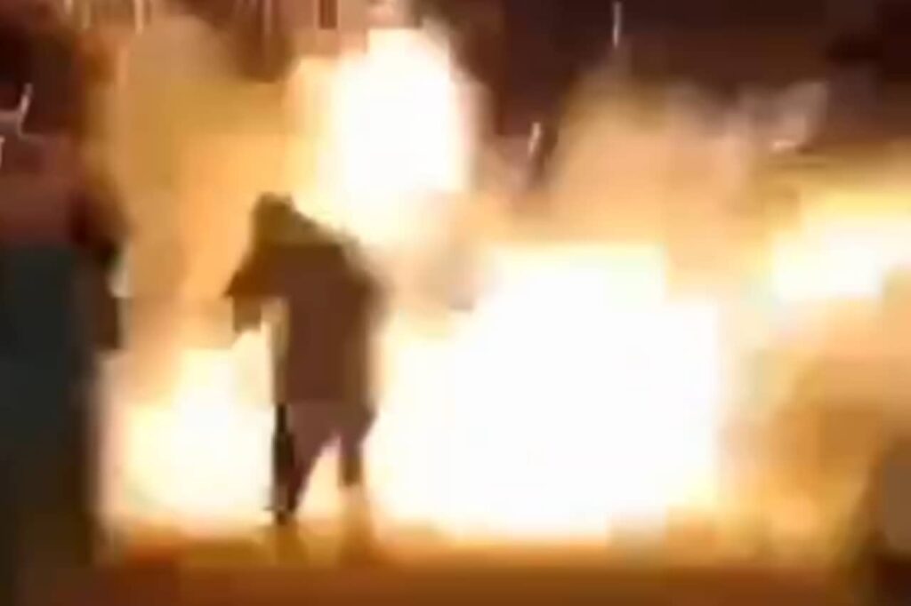 Mulher morre após rojão enroscar na roupa e explodir durante a virada ...