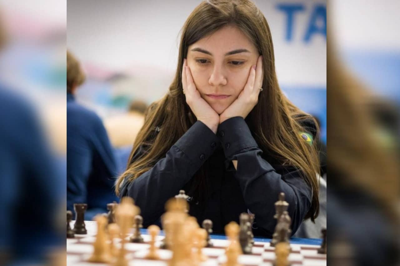 Osasquense Júlia Alboredo conquista 4º lugar em torneio de xadrez