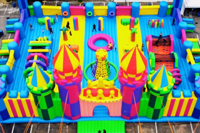 maior brinquedo inflavel america latina shopping tambore barueri