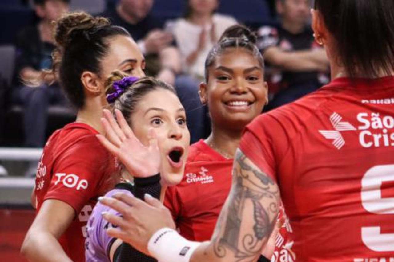 Campeonato Paulista de vôlei: Osasco leva susto, mas vira sobre Barueri e  segue invicto; Pinheiros faz duelo equilibrado com São Caetano e vence a  segunda