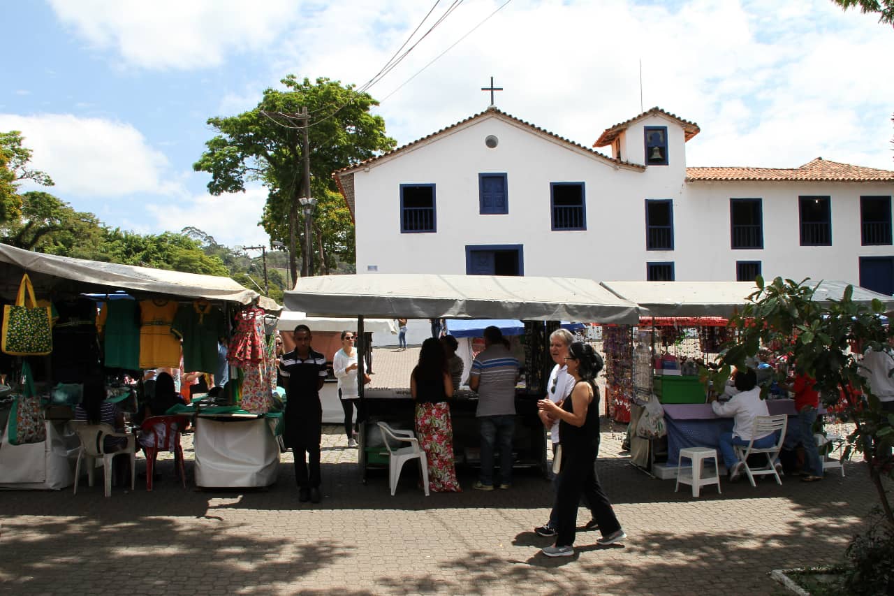 Feira de artesanato de Embu das Artes completa 55 anos